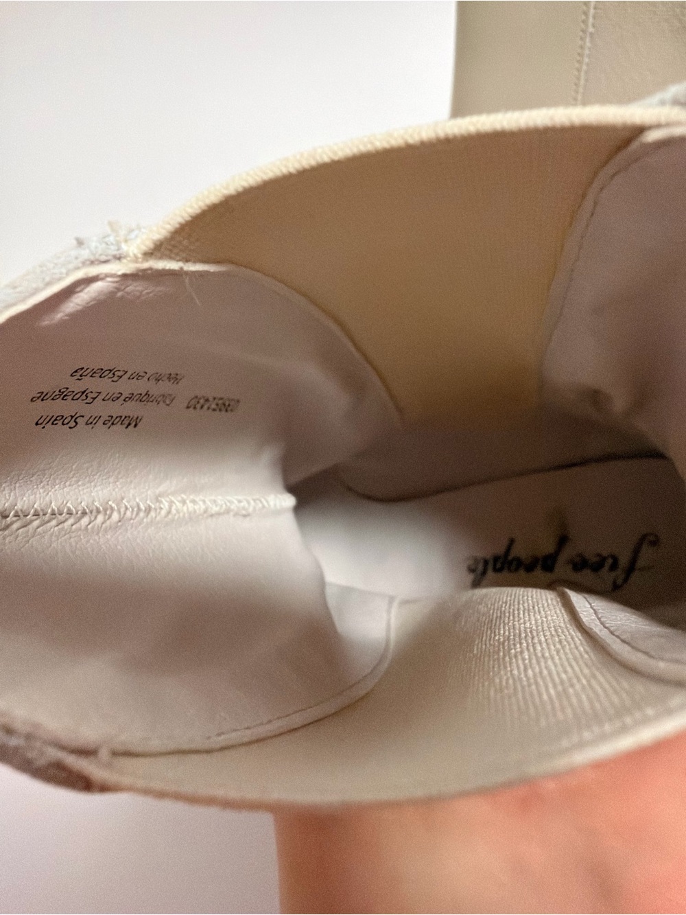 NWOT Free People Essential Chelsea Boots Chalk - Picture 9 of 9